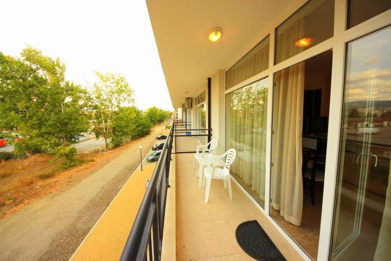 Menada Grand Kamelia Apartments Sunny Beach Room photo